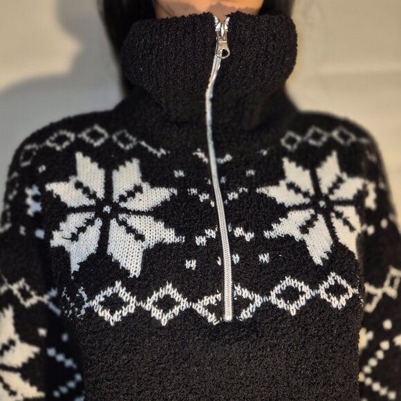 TIME AND TRU stylish sweater, black and white snowflake design in size Large - Picture 10 of 16